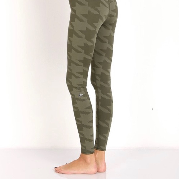 Alo Yoga Jungle Houndstooth Print Leggings - Size XS - Picture 2 of 7